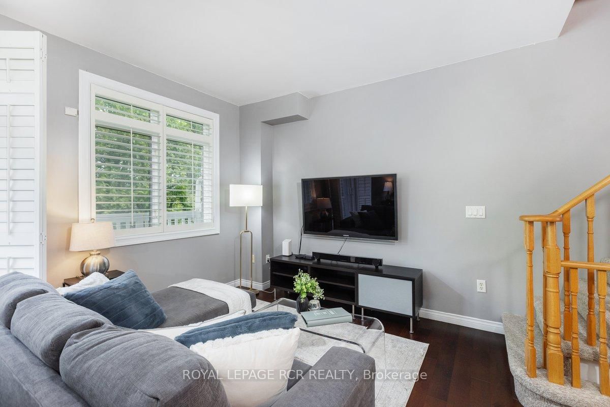 Townhouse for sale at 1047 On Bogart Circle, Newmarket, Gorham-College Manor, L3Y 8T4 - MLS: N12161557