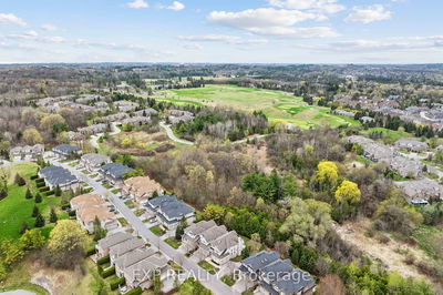 54 Stonecliffe Cres, Aurora - Aurora Estates image-0-2