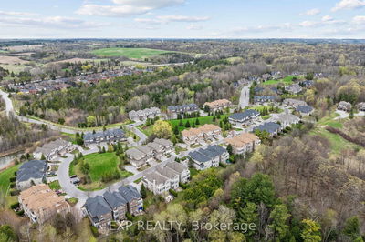 54 Stonecliffe Cres, Aurora - Aurora Estates image-0-3