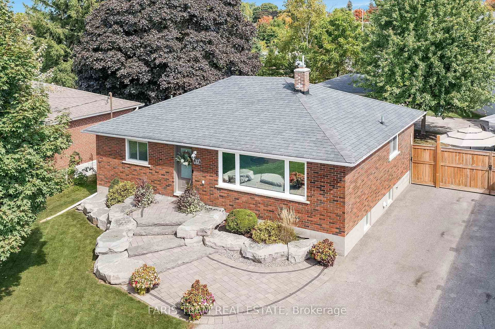 Detached House for sale at 33 Fairview Avenue, Whitchurch-Stouffville, Stouffville, L4A 1C8 - MLS: N12161638