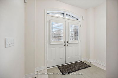14 Neilly Terr, Bradford West Gwillimbury - Bradford image-0-1