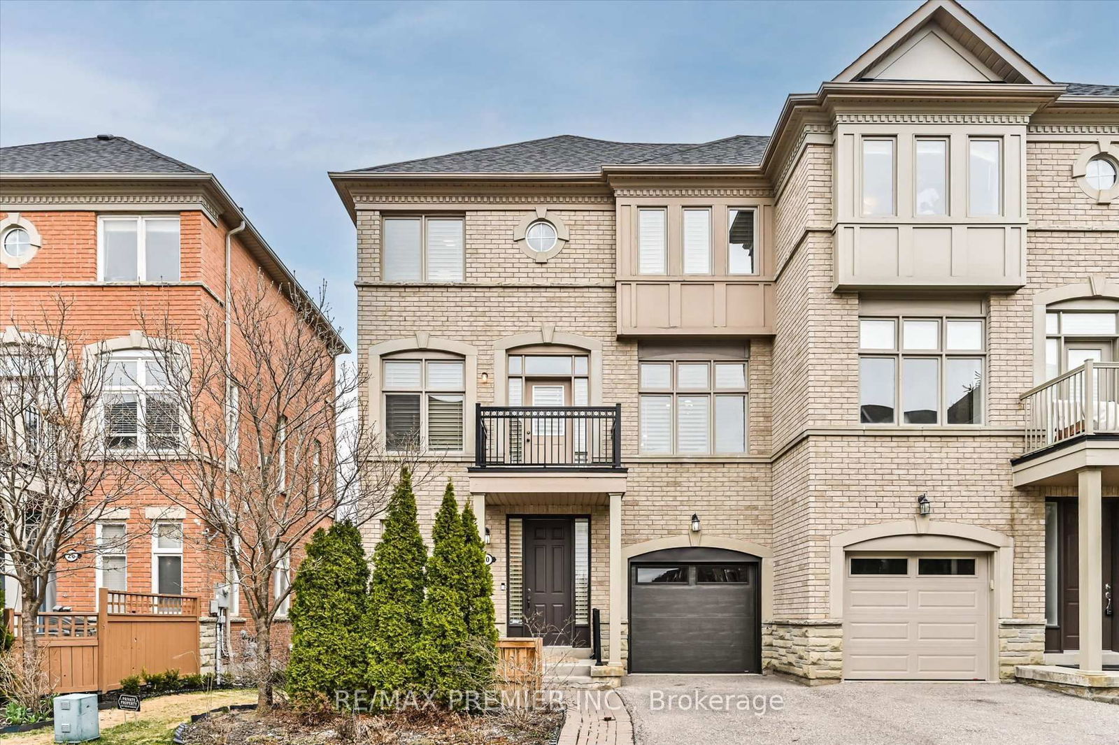 Semi-Detached House for sale at 30 Helen Street, Vaughan, East Woodbridge, L4L 3S3 - MLS: N12164914