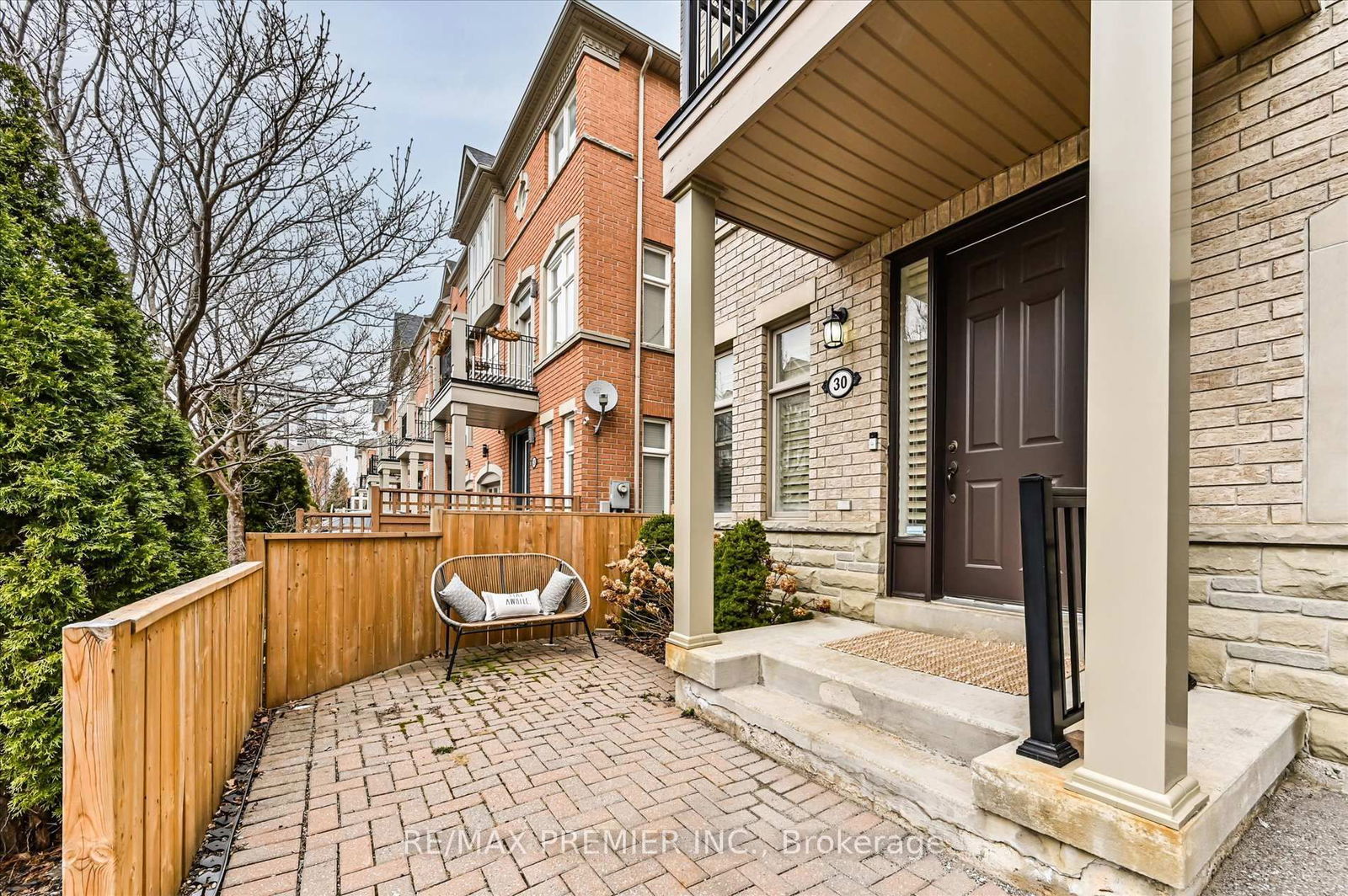 Semi-Detached House for sale at 30 Helen Street, Vaughan, East Woodbridge, L4L 3S3 - MLS: N12164914