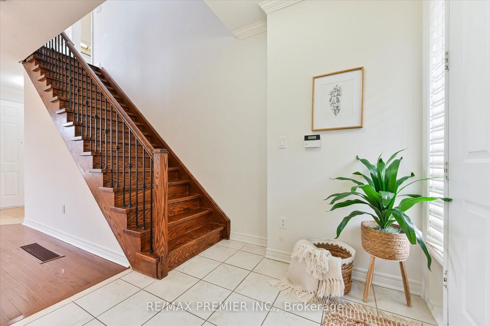 Semi-Detached House for sale at 30 Helen Street, Vaughan, East Woodbridge, L4L 3S3 - MLS: N12164914