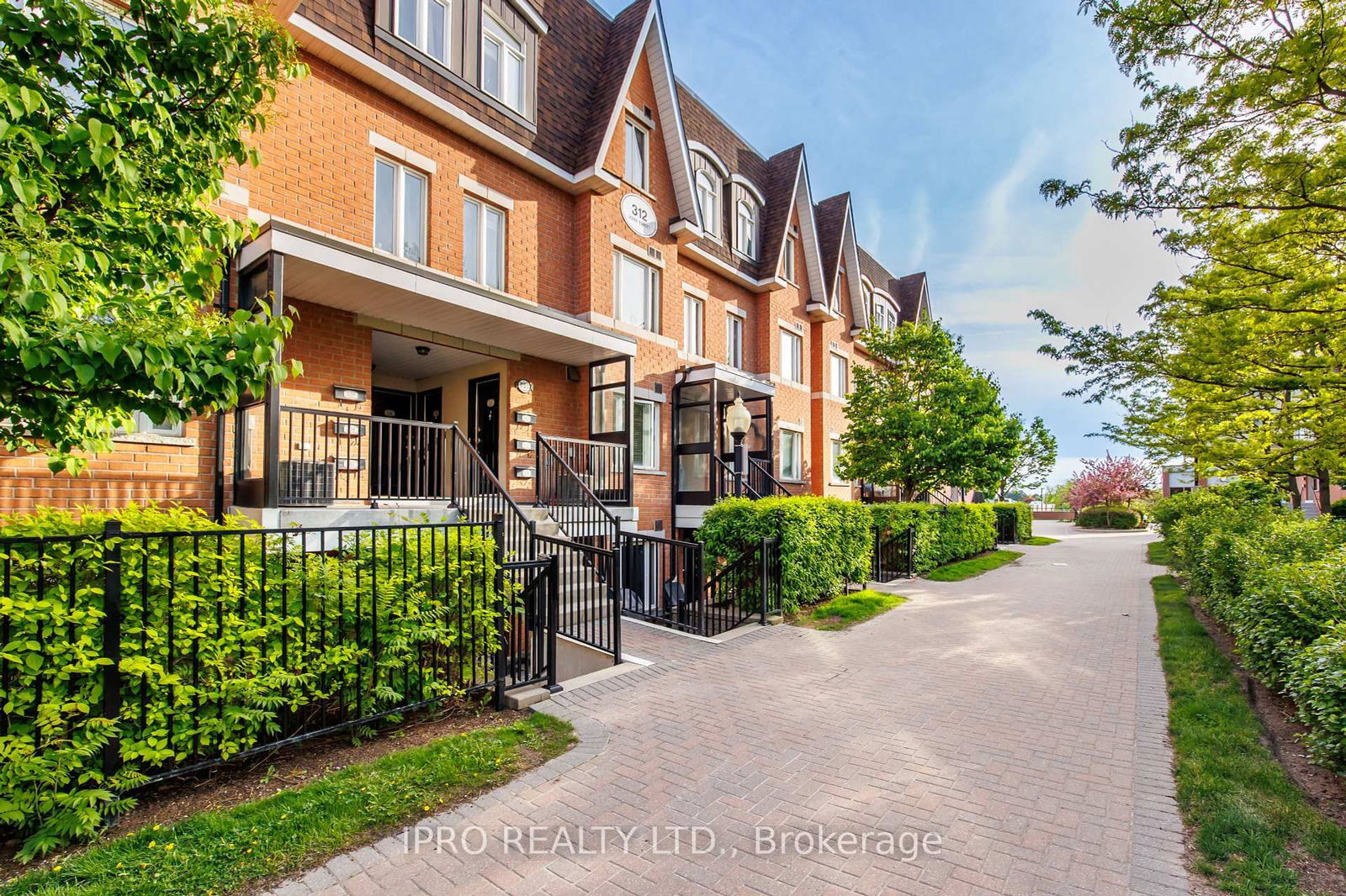 Townhouse for sale at 176-312 John Street, Markham, Aileen-Willowbrook, L3T 0A7 - MLS: N12164919