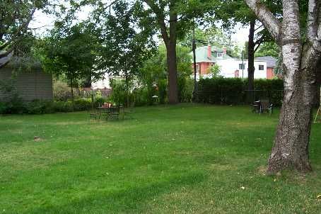 19 Spruce St, Aurora, L4G1R7 | Image 2