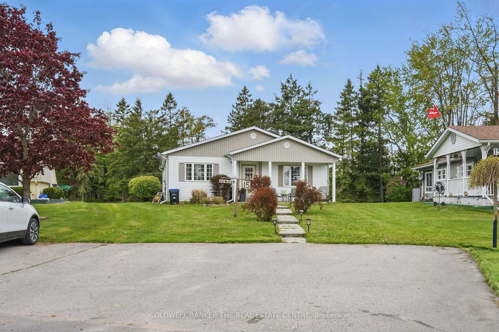 Detached House for sale at 15 Recreation Drive, Innisfil, Rural Innisfil, L9S 1N5 - MLS: N12165190