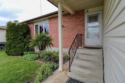 86 Beechwood Ave, Brock - Beaverton image-0-1