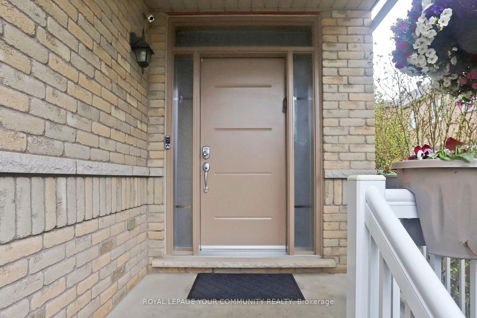 Semi-Detached House for sale at 70 Landwood Avenue, Vaughan, Patterson, L4J 0C2 - MLS: N12165359