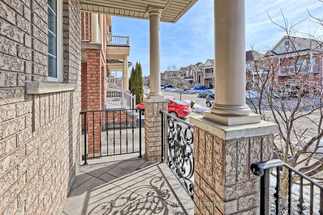 36 Canyon Gate Crescent
