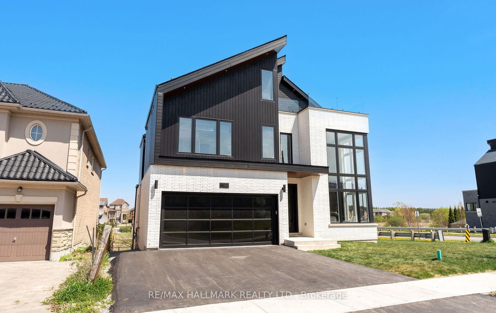 Detached House for sale at 88 Cosford Street, Aurora, Bayview Northeast, L4G 0G6 - MLS: N12165631