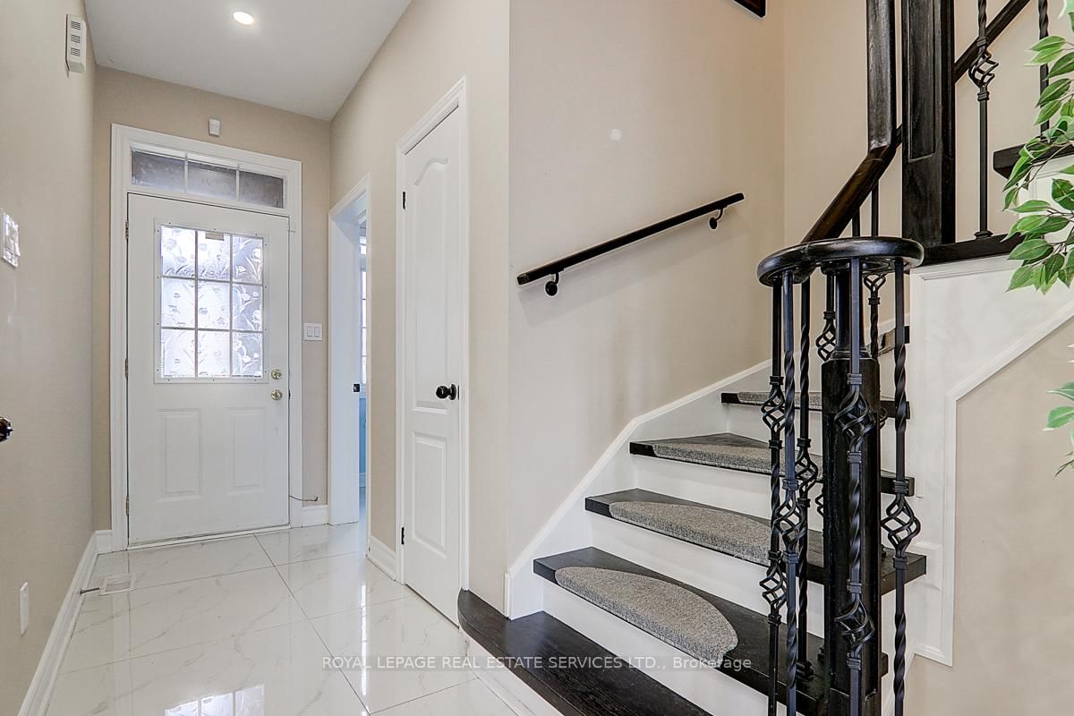 Townhouse for sale at 17 Venture Avenue, Richmond Hill, Rouge Woods, L4S 2P2 - MLS: N12166071