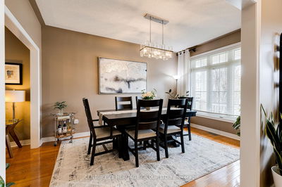 402 Kwapis Blvd, Newmarket - Woodland Hill image-0-2