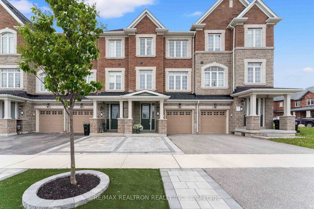 54 Selby Crescent