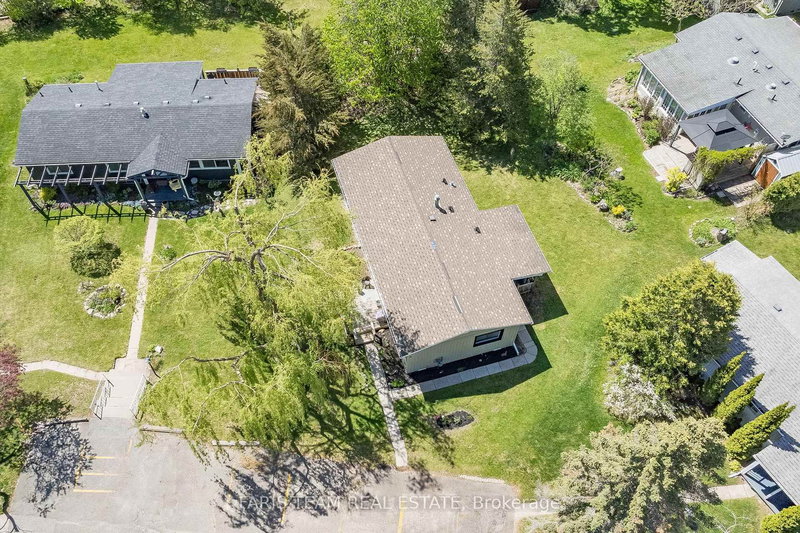 21 Hawthorne Dr, Innisfil, L9S 1P7 | Image 2