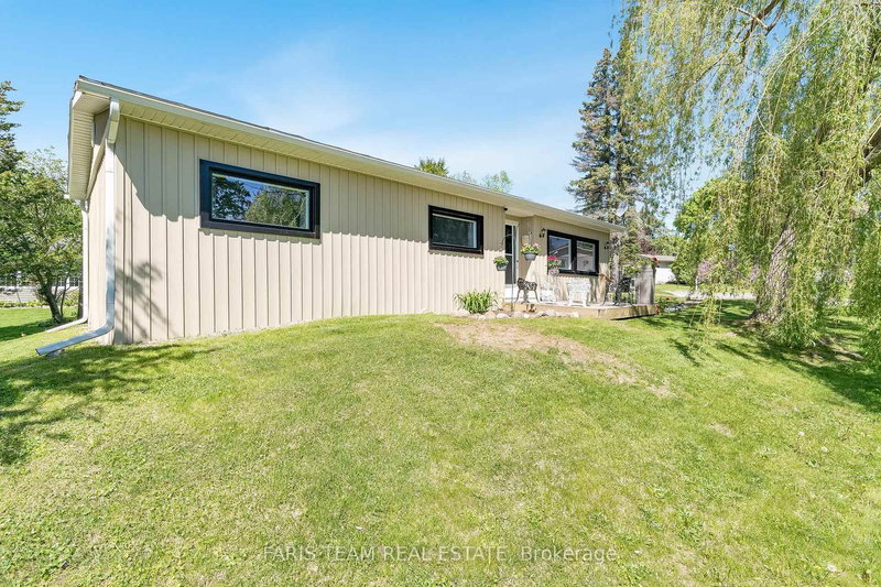 21 Hawthorne Dr, Innisfil, L9S 1P7 | Image 3