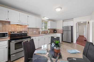 135 Luxury Ave, Bradford West Gwillimbury - Bradford image-0-4