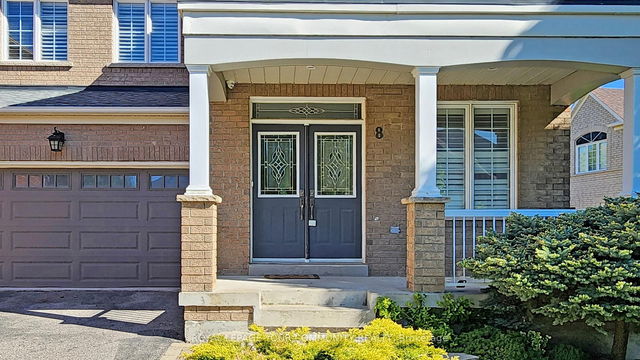 8 Candlewood Court