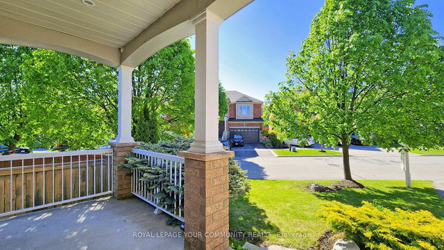 8 Candlewood Court