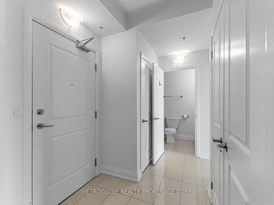 Unit 412 — 12 Woodstream Blvd, Vaughan - Vaughan Grove image-0-4