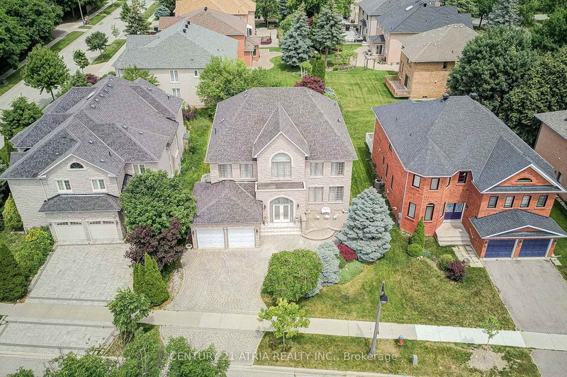 92 Springbrook Dr, Richmond Hill, L4B 3P9 | Image 3