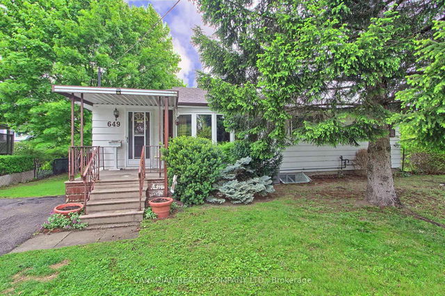 649 Queen's Crescent