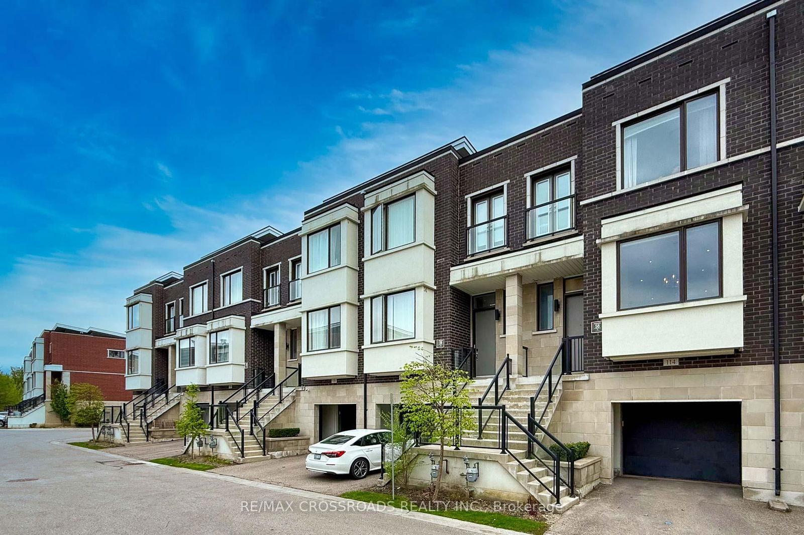 Townhouse for sale at 114 Genuine Lane, Richmond Hill, Doncrest, L4B 0E5 - MLS: N12167932