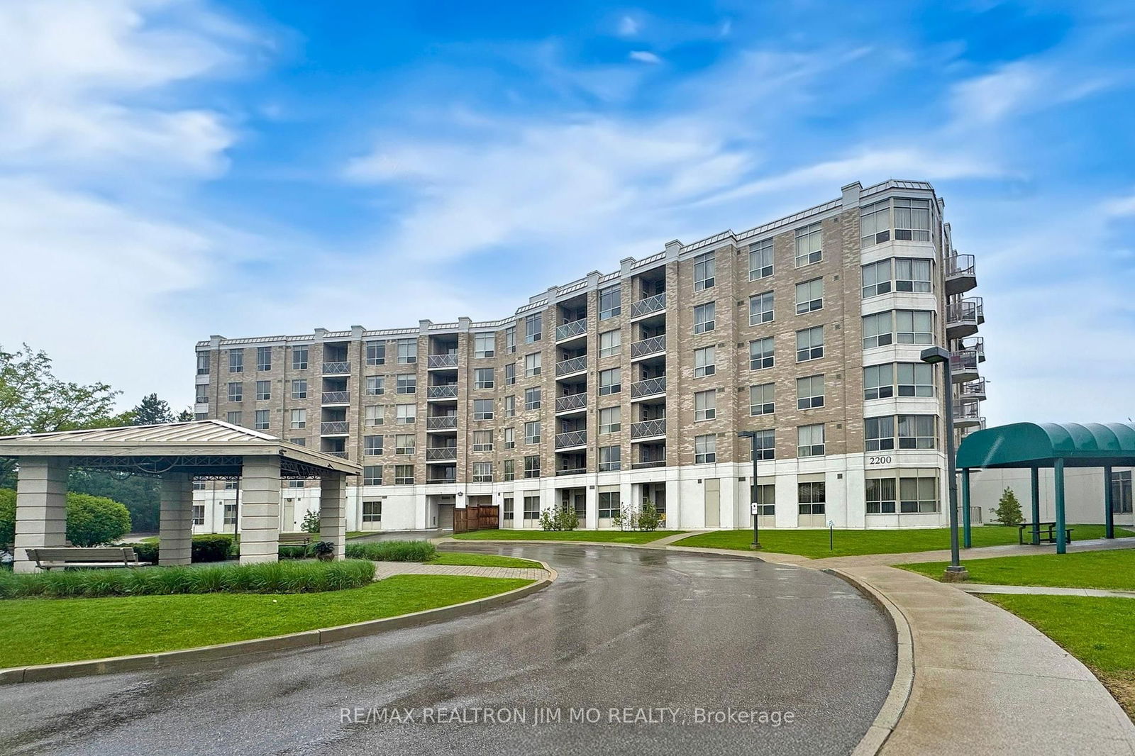 Condo for sale at 307-2200 John Street, Markham, German Mills, L3T 7S7 - MLS: N12167959