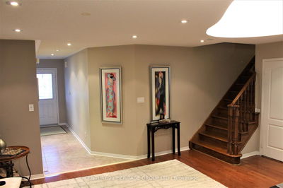 185 River Ridge Blvd, Aurora - Bayview Northeast image-0-1