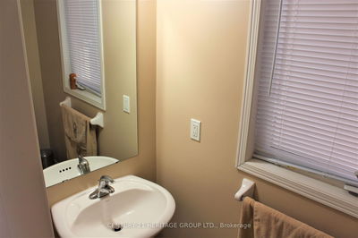 185 River Ridge Blvd, Aurora - Bayview Northeast image-0-3