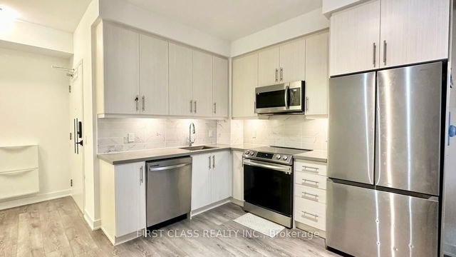 1406 - 105 Oneida Crescent