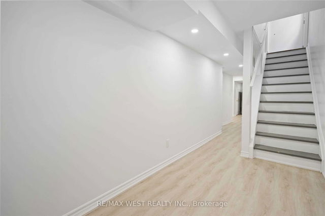 Lower - 58 Keystar Court