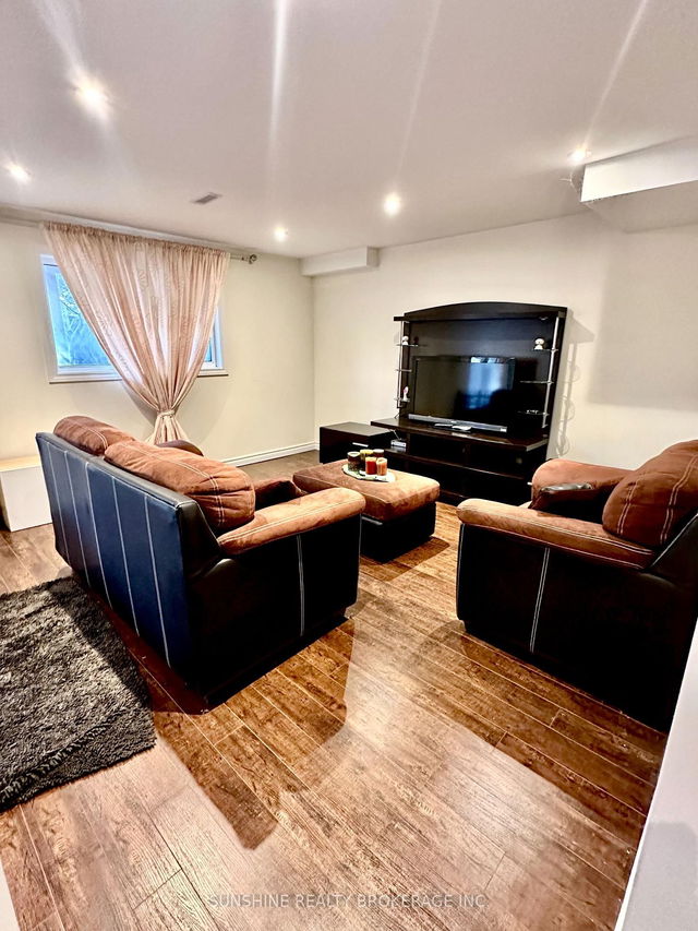 333 Spruce Grove Crescent