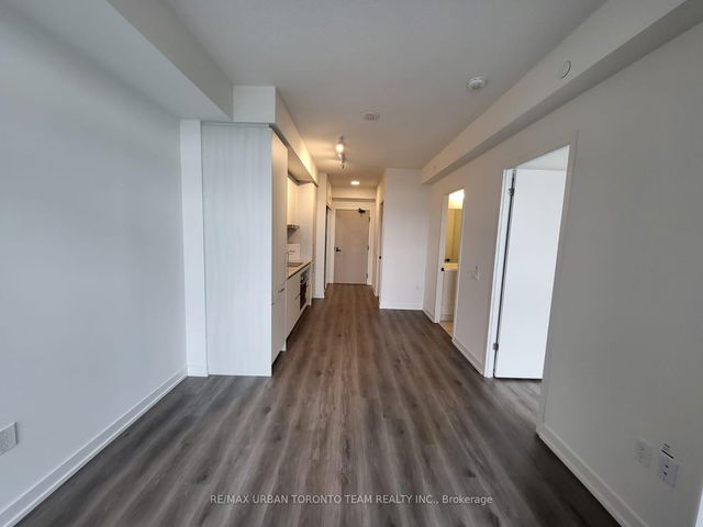 3903 - 225 Commerce Street