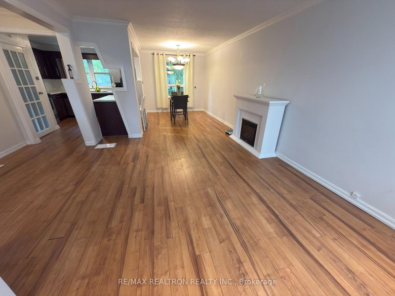 250 Mcconvey Dr, Richmond Hill, L4C 3K2 | Image 2