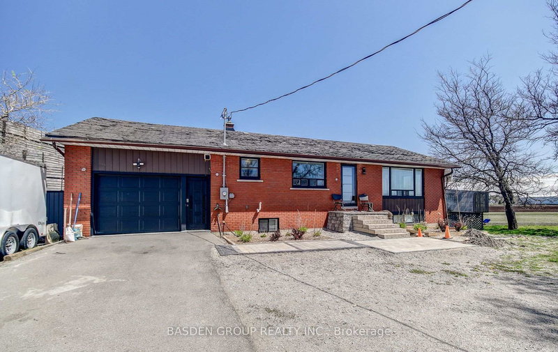 545 Wist Rd, King, L7B 0E9 | Image 2