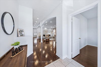 22 Horsley Crt, Aurora - Bayview Northeast image-0-3