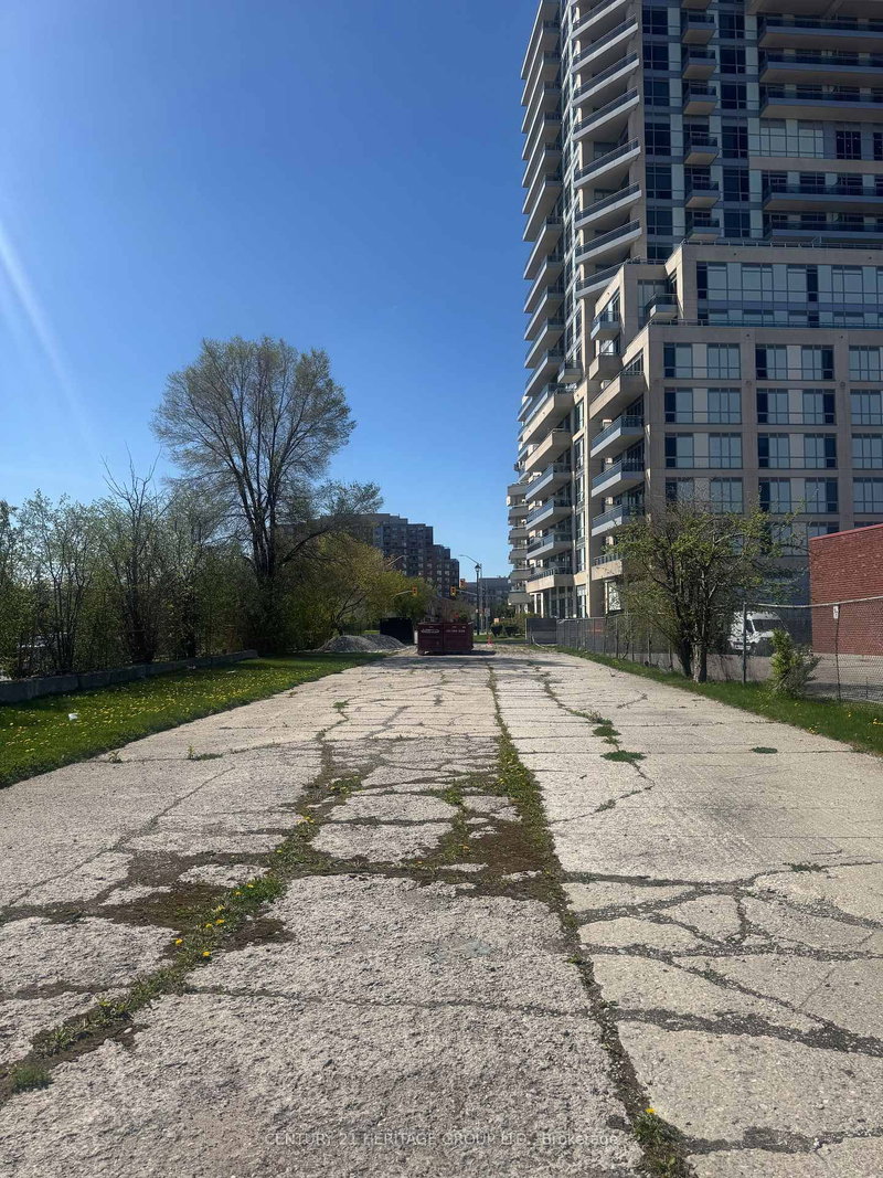 PIN 031092447, Richmond Hill, L4C 9T3 | Image 2