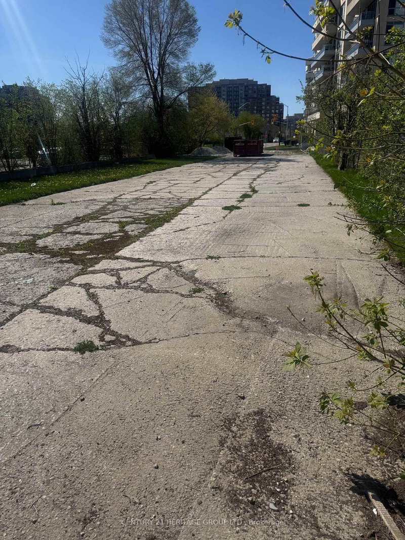 PIN 031092447, Richmond Hill, L4C 9T3 | Image 3