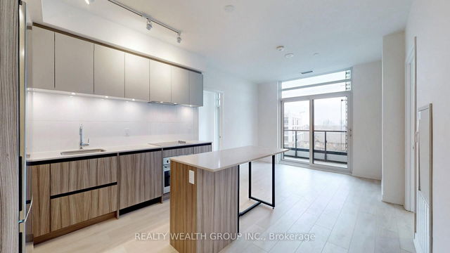 601 - 7950 Bathurst Street