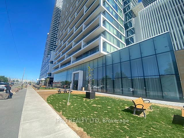 2207 - 898 Portage Parkway