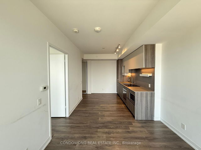 1111 - 898 Portage Parkway