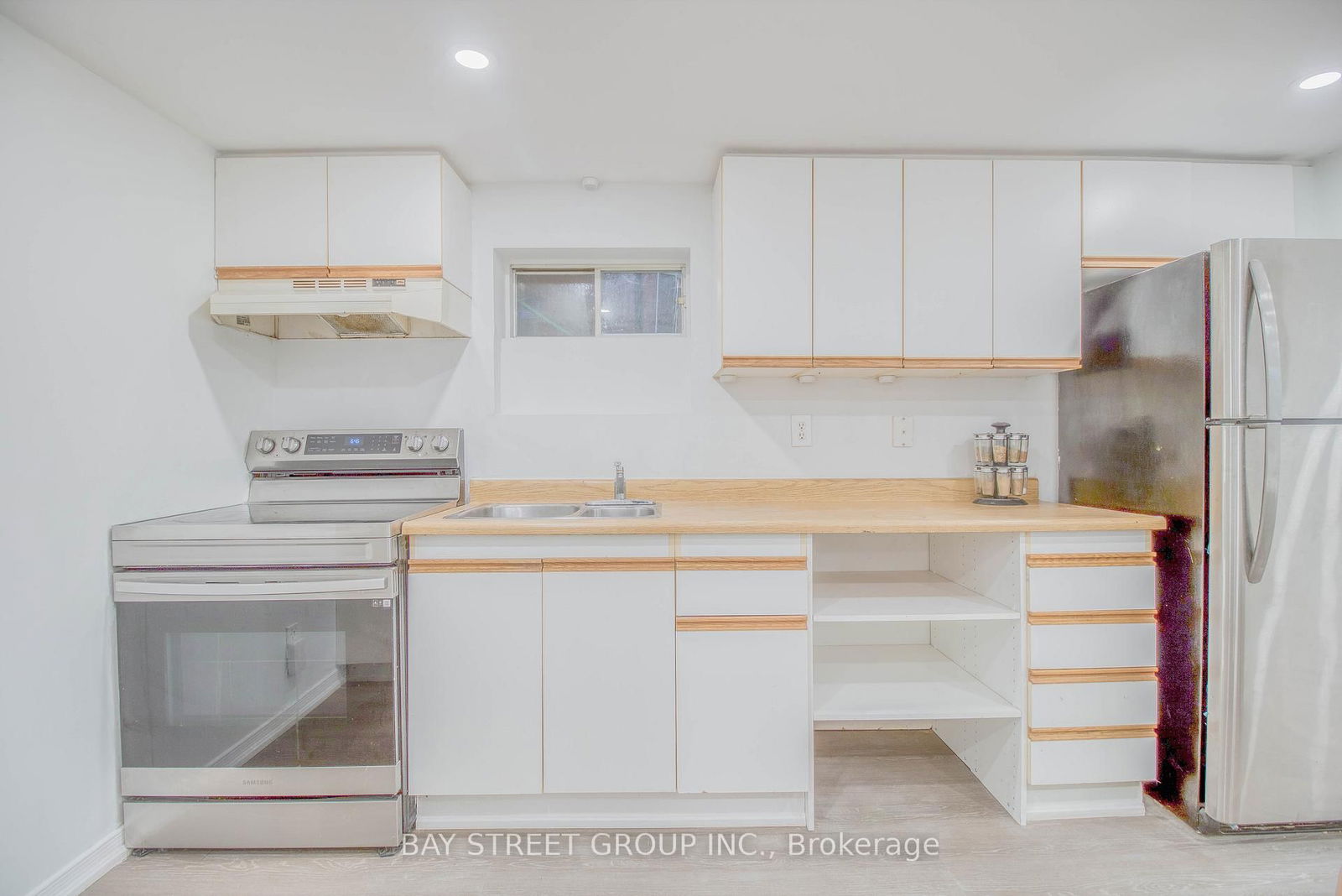 Semi-Detached House for lease at Basement #2-65 Davis Road, Aurora, Aurora Highlands, L4G 2B4 - MLS: N12171842