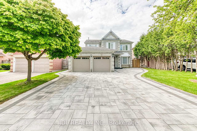 11 Heatherwood Crescent