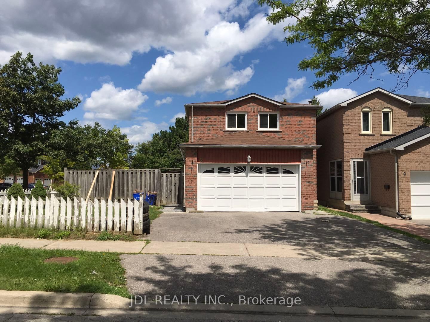 Detached House for lease at 2 Laguna Crescent, Markham, Middlefield, L3S 3G5 - MLS: N12171900