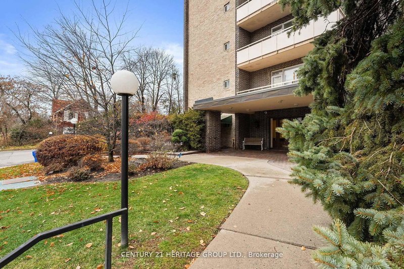 304 - 67 Richmond St, Richmond Hill, L4C 3Y3 | Image 2