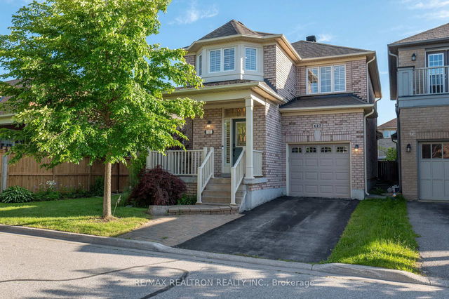 127 Goldenwood Crescent