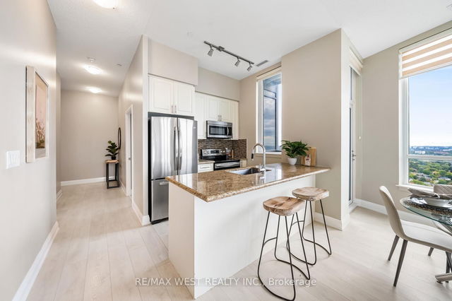 PH10 - 7161 YONGE Street