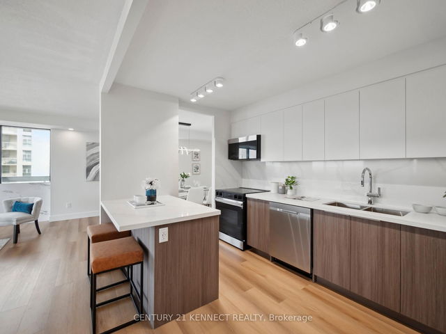 1009 - 8111 Yonge Street