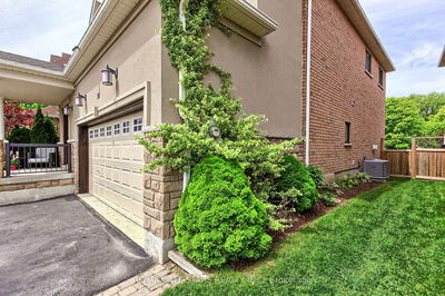 16 James Ratcliff Ave, Whitchurch-Stouffville - Stouffville image-0-2
